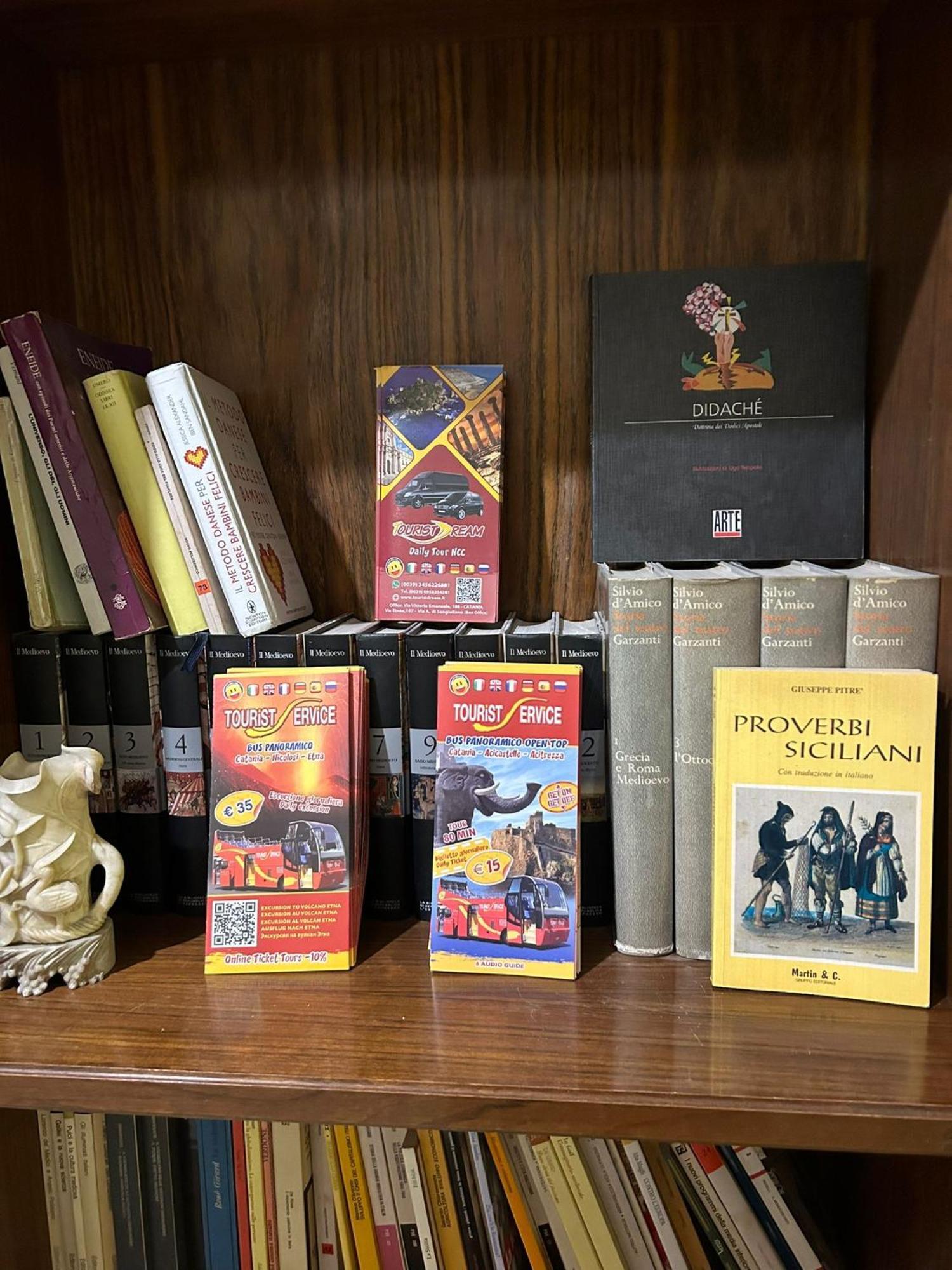 Bed And Books Bed and Breakfast CTA Exteriör bild