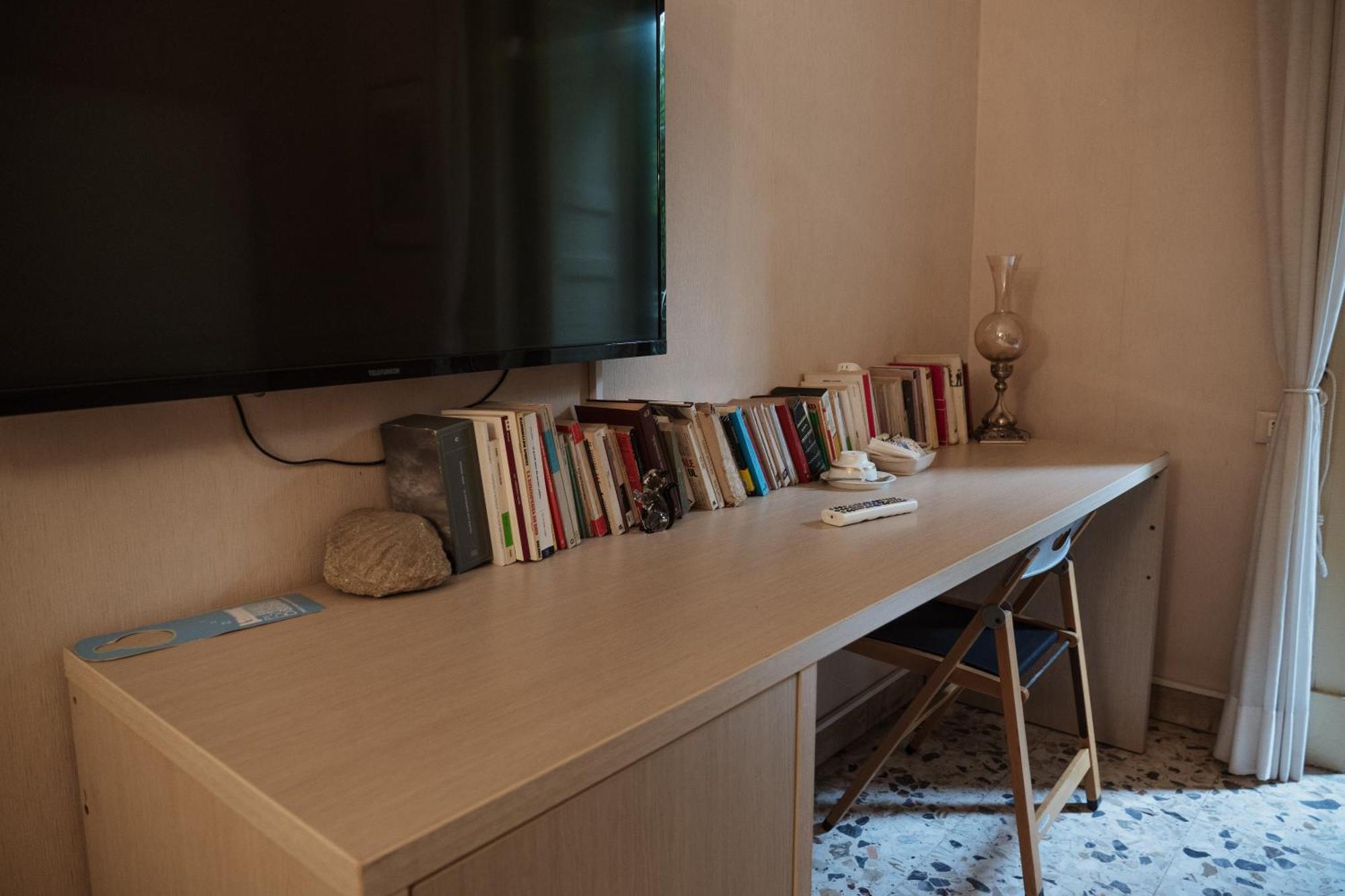 Bed And Books Bed and Breakfast CTA Exteriör bild